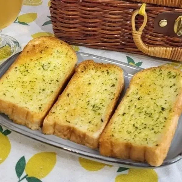 新北市農會真情食品館_★知名牛排館★香蒜奶油吐司(300gX3包)